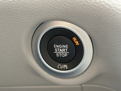 Used 2018 Chrysler Pacifica Touring-L Plus image 35