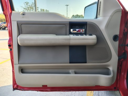 Used 2004 Ford F150 XLT image 14