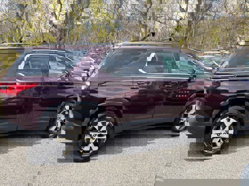 Used 2019 Chevrolet Traverse LT w/ LT Premium Package image 9