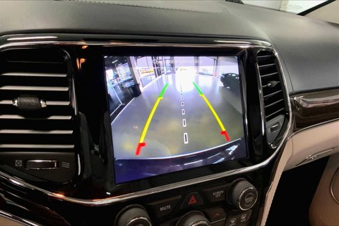 Used 2019 Jeep Grand Cherokee Summit image 24