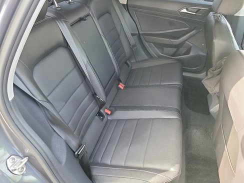 Used 2024 Volkswagen Jetta SE image 18