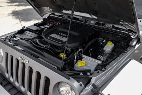 Used 2013 Jeep Wrangler Sahara w/ Dual Top Group image 37