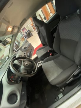 Used 2015 Toyota Yaris L image 15