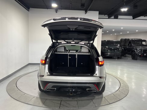 Used 2018 Land Rover Range Rover Velar R-Dynamic HSE image 17
