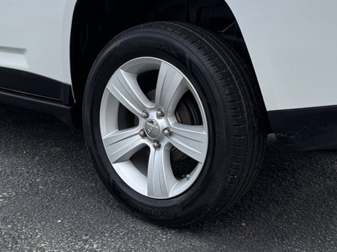 Used 2011 Jeep Compass Sport image 22