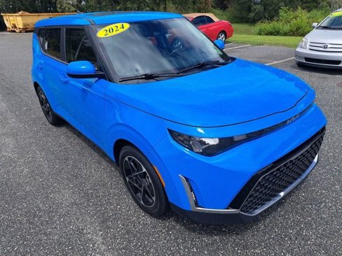 Used 2024 Kia Soul EX image 2