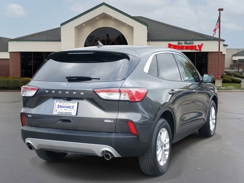 Used 2020 Ford Escape SE image 4