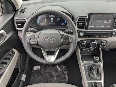 New 2025 Hyundai Venue SEL image 17