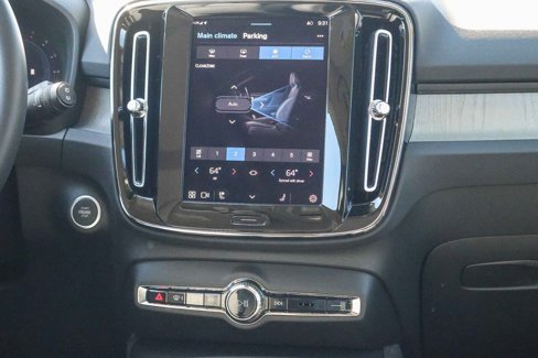 Used 2025 Volvo XC40 B5 Plus w/ Protection Package Premier image 16