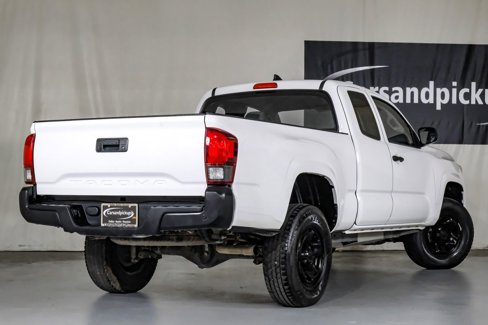 Used 2018 Toyota Tacoma SR image 8
