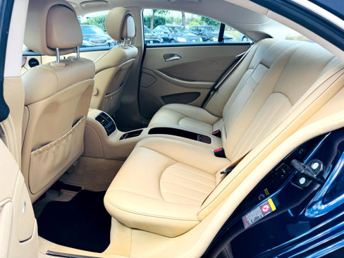 Used 2006 Mercedes-Benz CLS 500 image 16
