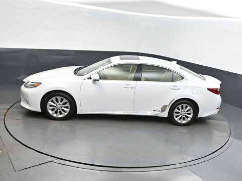 Used 2015 Lexus ES 300h image 30