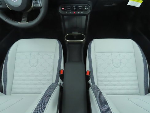Certified 2025 MINI Cooper 2-Door Hardtop image 17
