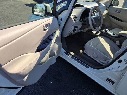 Used 2012 Nissan Leaf SL image 17