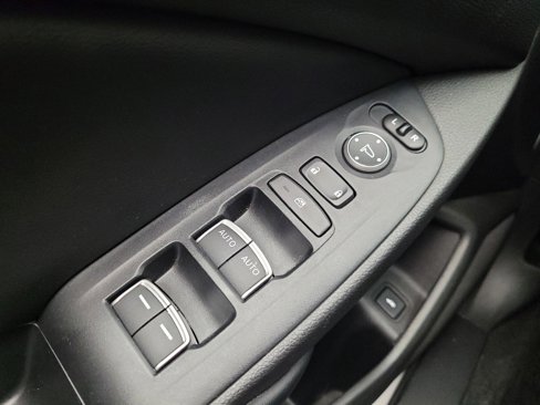 Used 2018 Honda Accord Sport image 27