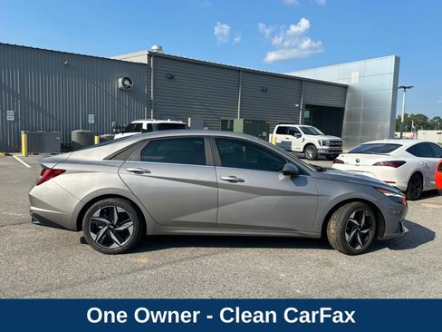 Used 2022 Hyundai Elantra Limited image 4
