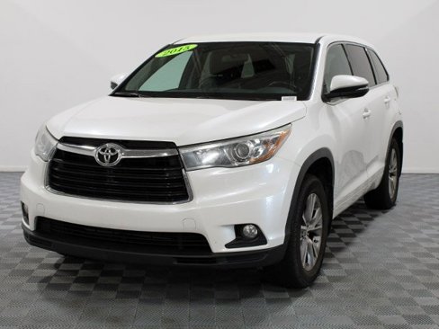 Used 2015 Toyota Highlander Plus image 2
