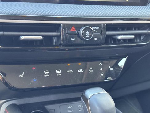 Used 2025 Nissan Kicks SR w/ SR Premium Package image 22