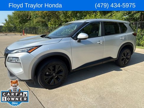 Used 2023 Nissan Rogue SV image 1