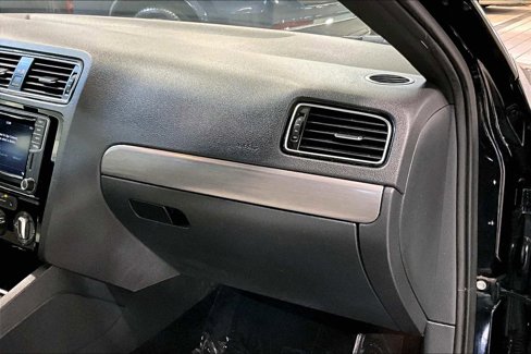 Used 2016 Volkswagen Jetta Sport image 14