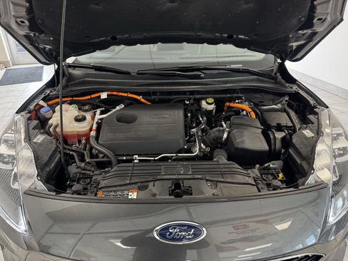 Used 2020 Ford Escape Titanium image 29