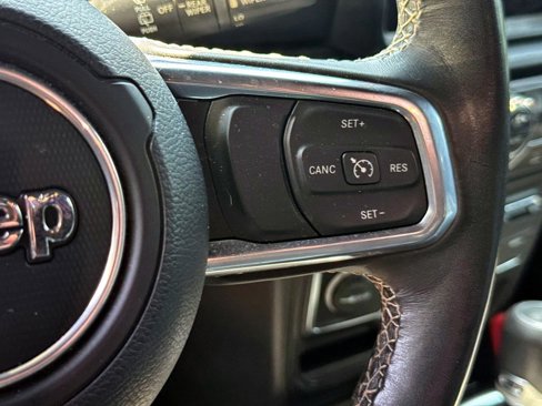 Used 2022 Jeep Wrangler Unlimited Sahara w/ Cold Weather Group image 14