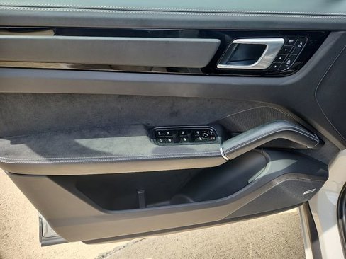 Certified 2023 Porsche Cayenne GTS image 12