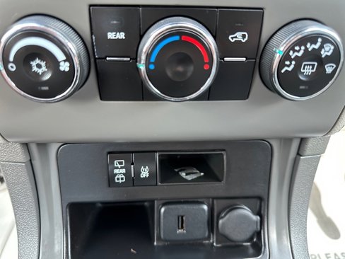 Used 2015 Chevrolet Traverse LS image 16