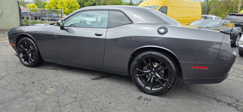 Used 2018 Dodge Challenger SXT w/ Blacktop Package image 5