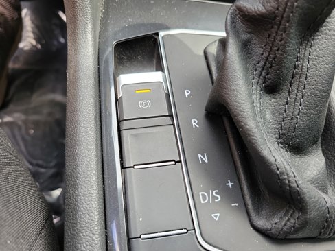Used 2021 Volkswagen Tiguan S image 26