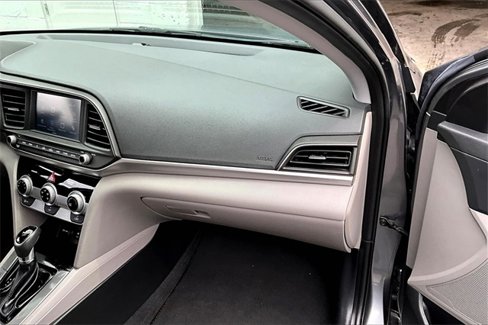 Used 2019 Hyundai Elantra SEL image 16