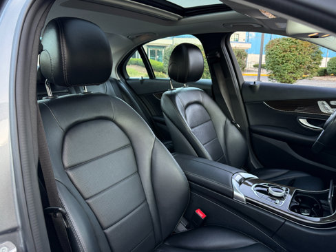 Used 2018 Mercedes-Benz C 300 4MATIC Sedan image 20