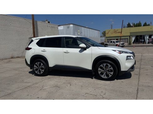 Used 2023 Nissan Rogue SV image 4