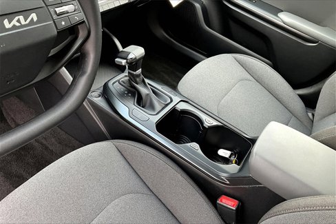 Certified 2025 Kia K4 LX image 10