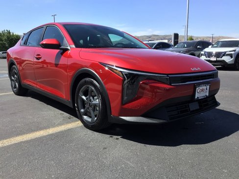 New 2025 Kia K4 LX image 1