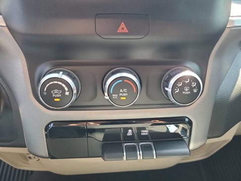 Used 2019 RAM 1500 Big Horn image 18