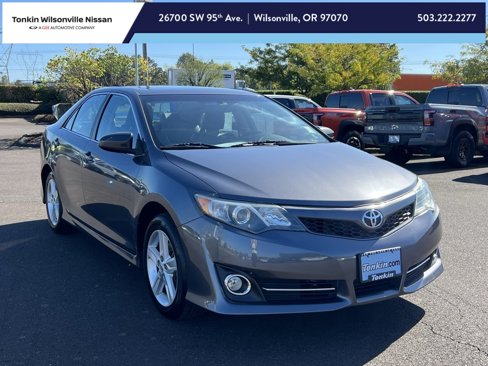Used 2014 Toyota Camry L image 1