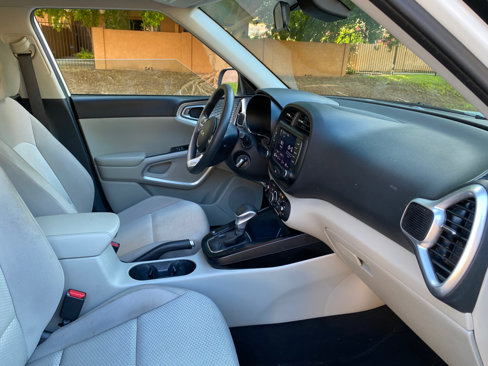 Used 2023 Kia Soul LX image 47
