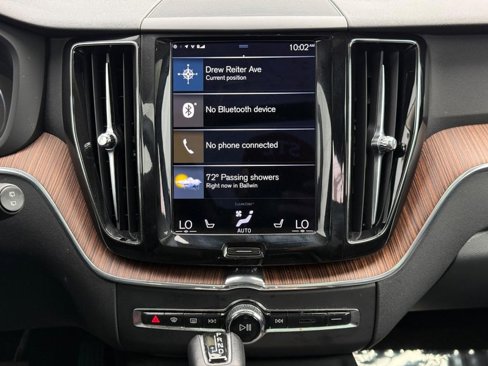 Used 2021 Volvo XC60 T5 Momentum w/ Advanced Package image 14