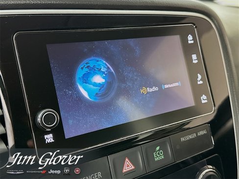 Used 2017 Mitsubishi Outlander SE image 29