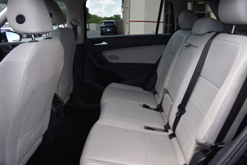 Used 2021 Volkswagen Tiguan SE image 16