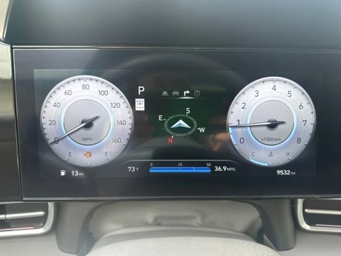 Certified 2024 Hyundai Elantra SEL image 17