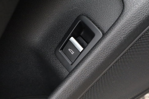 Used 2017 Audi A4 2.0T Premium image 16
