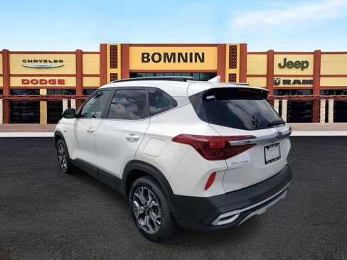 Used 2021 Kia Seltos EX image 4
