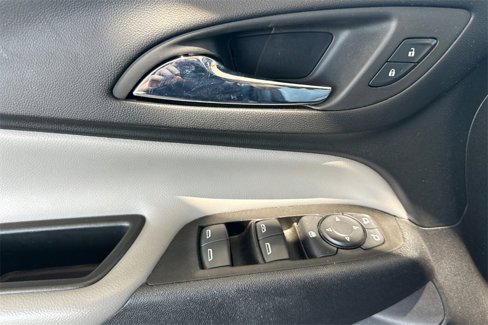 Used 2023 Chevrolet Equinox LT image 15