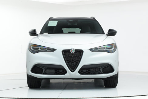 New 2025 Alfa Romeo Stelvio Sprint image 8