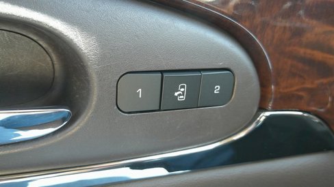 Used 2017 Buick Enclave Premium image 13