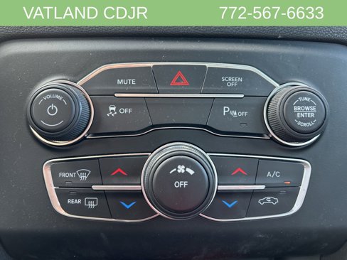 Used 2018 Dodge Charger SXT w/ Blacktop Package image 22
