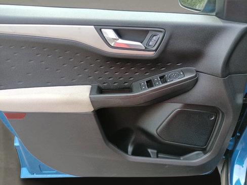 Used 2020 Ford Escape SE image 14
