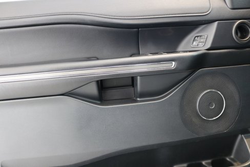 Used 2019 Ford Expedition XLT w/ Equipment Group 202A image 12